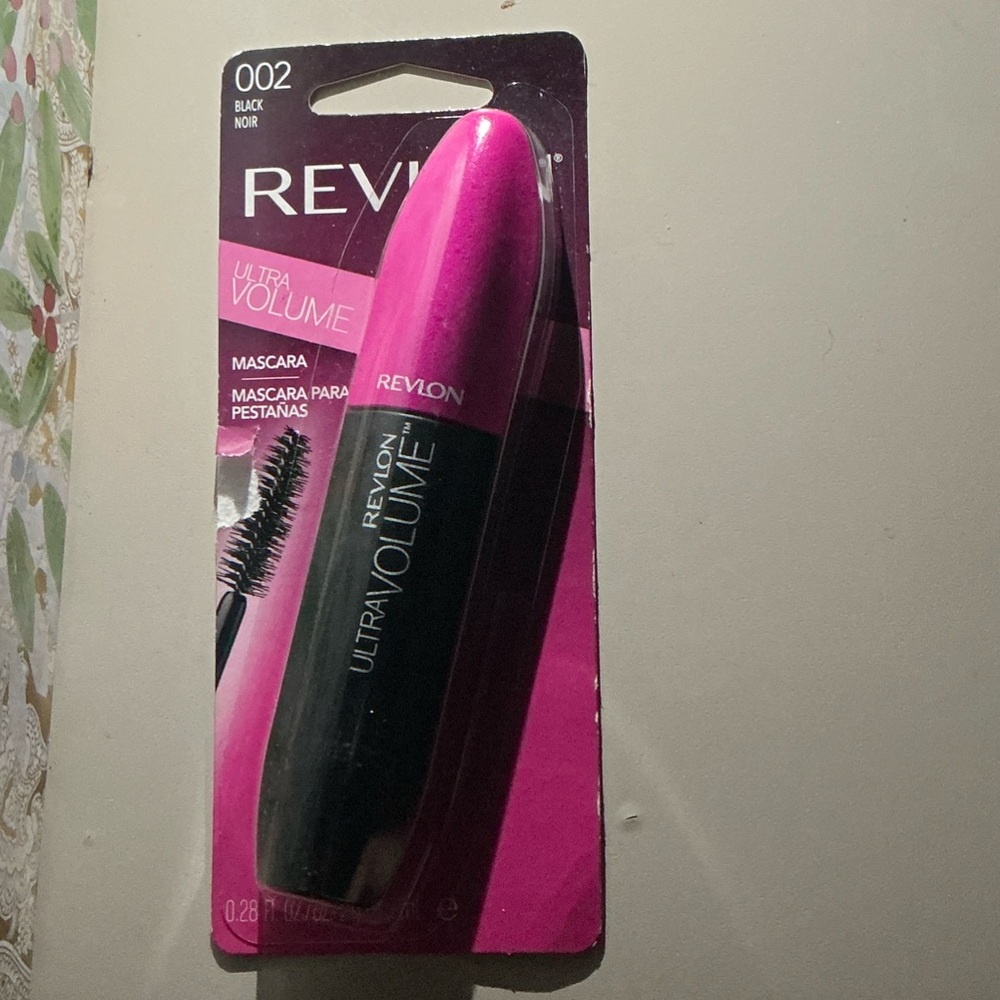 Revlon Ultra Volume Mascara - Black & Pink Packaging